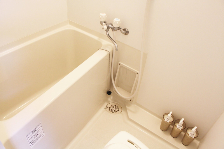 Bathroom 2, The Neighbors Tsukamoto, Osaka
