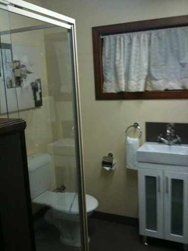 Bathroom 4, Aspect Central, Cairns