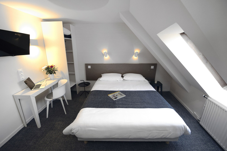 Bedroom 3, Hôtel Du Port, Finistère