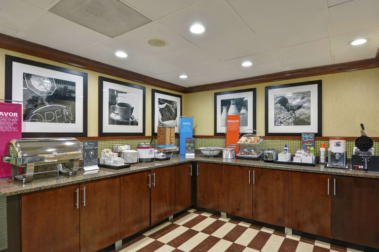 Food & Drinks 5, Hampton Inn Birmingham/Mountain Brook, Jefferson