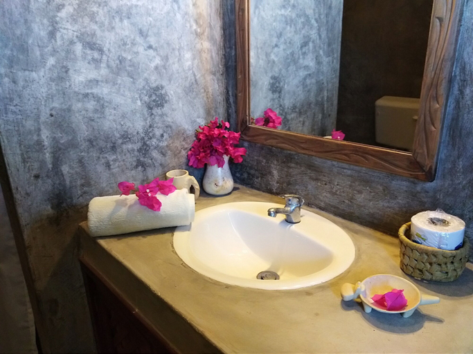 Bathroom 4, Flamingo Villas Resort, Malindi