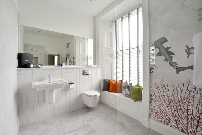 Bathroom 4, The Meadowpark, Stirling