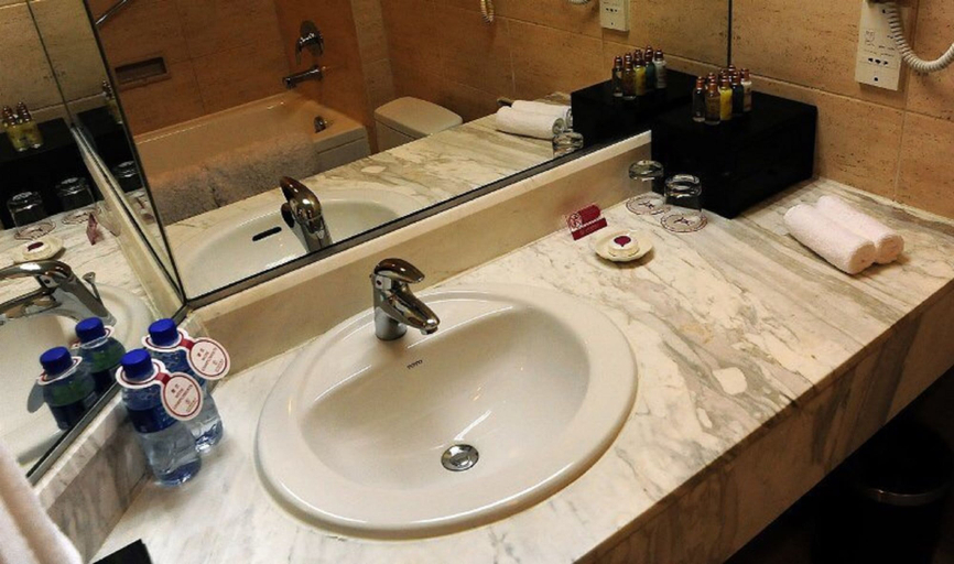 Bathroom 4, Beijing International Hotel, Beijing