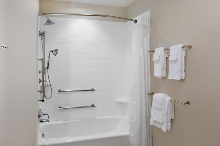 Bathroom 4, Holiday Inn Express & Suites PROSSER - YAKIMA VALLEY WINE, Benton