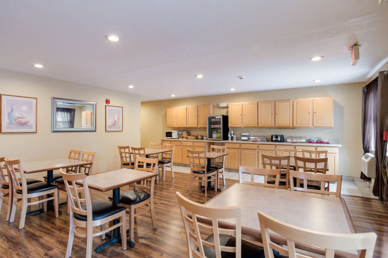 Food & Drinks 5, Econo Lodge Painted Post - Corning, Steuben