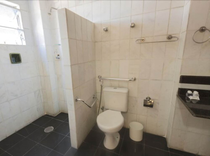 Bathroom 4, Monte Serrat Hotel, Santos