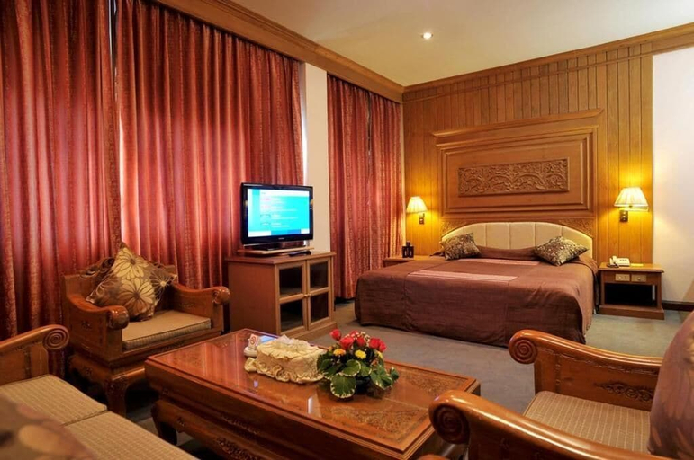 Bedroom 2, Mae Yom Palace Hotel, Muang Phrae