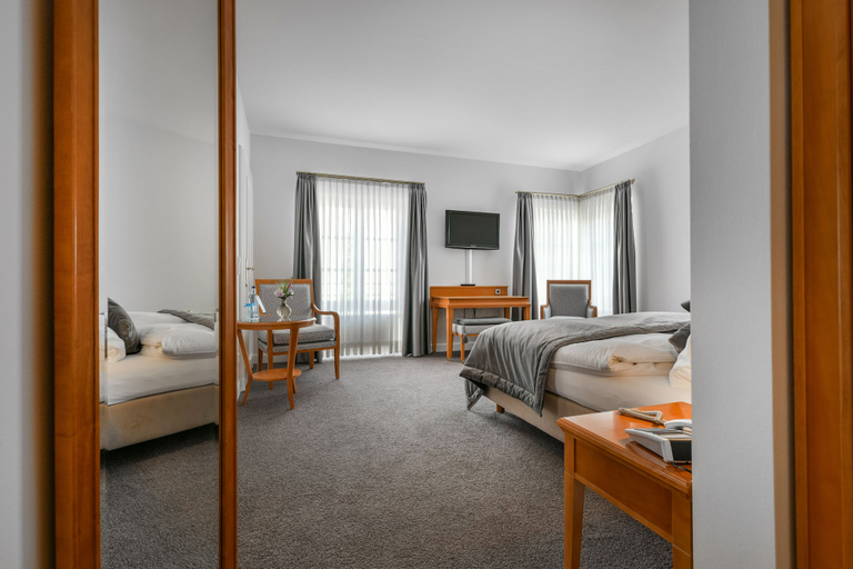 Bedroom 3, Romantik Hotel Kleber Post, Sigmaringen