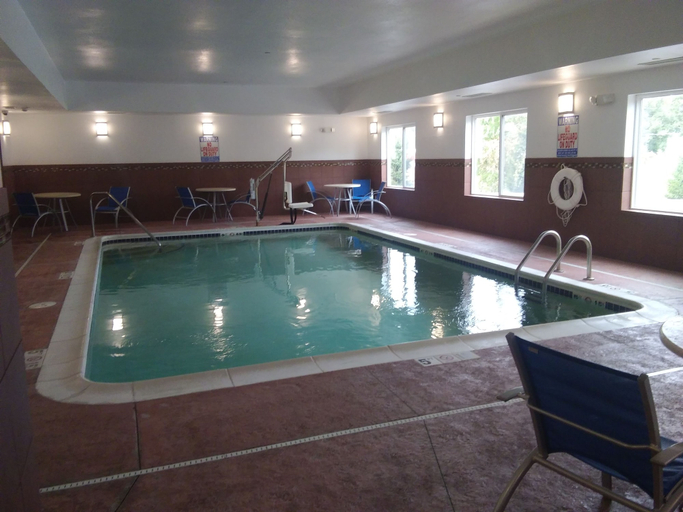 Sport & Beauty 5, Holiday Inn Express & Suites BELLE VERNON by IHG, Westmoreland