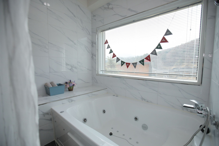 Bathroom 3, Blossom Pension, Gapyeong