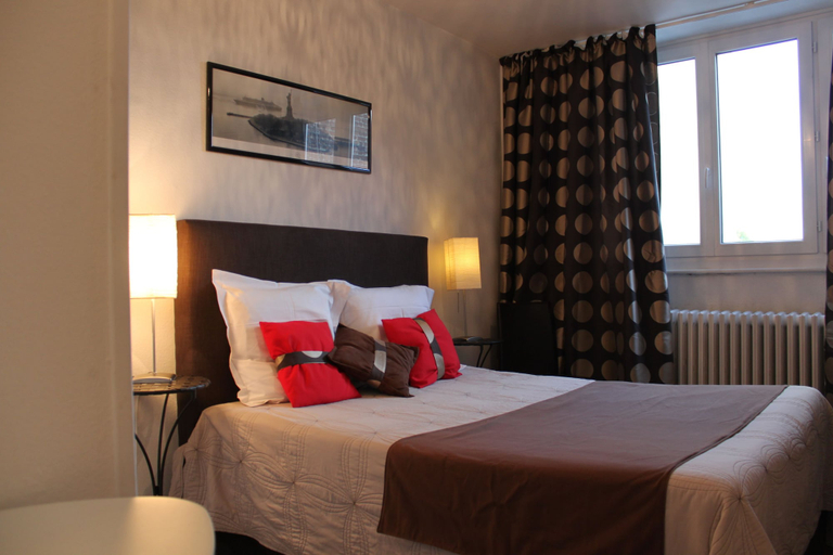 Bedroom 4, Résidence de la Porte d'Arras, Nord