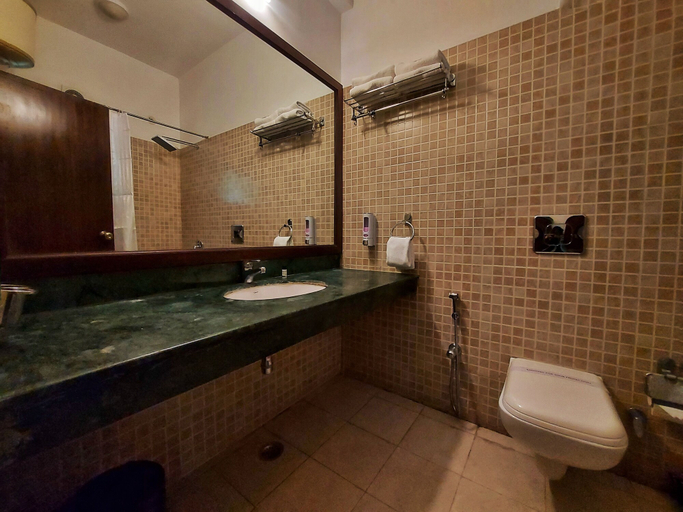 Bathroom 4, Nadiya Parao Resort, Corbett, Nainital