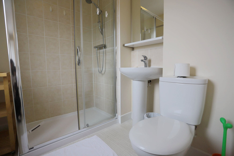 Bathroom 2, Easy Travel Luxury NEC Airport, Birmingham