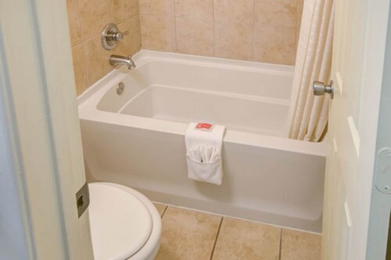 Bathroom 4, Econo Lodge Albuquerque East, Bernalillo