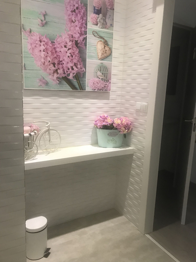 Bathroom 2, Kamelly Guest House, Barcelona