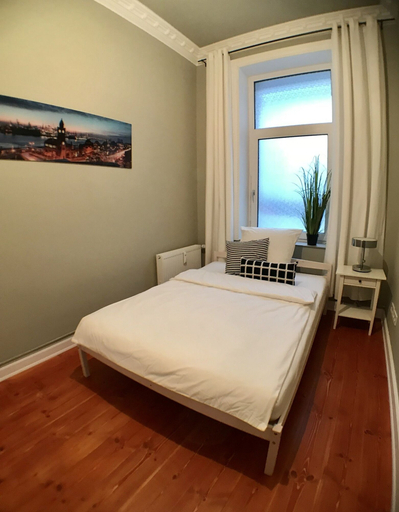 Bedroom 3, Bluecity Apartments, Hamburg