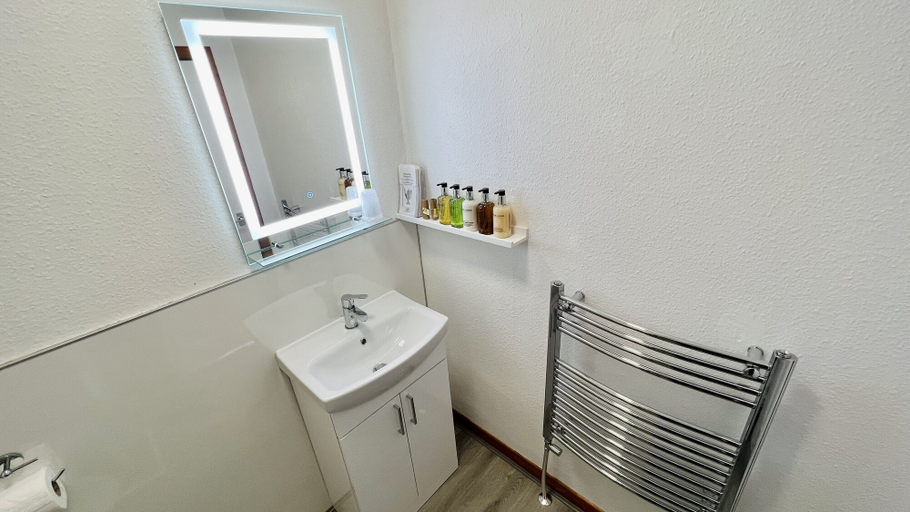 Bathroom 5, Aultguish Inn, Highland
