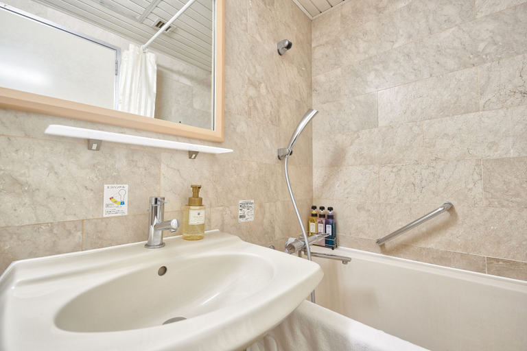 Bathroom 4, Pacific Hotel Okinawa, Naha