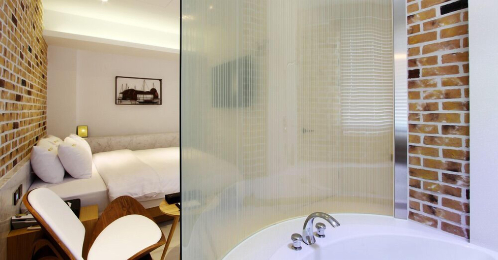 Bathroom 3, Rich Diamond Hotel, Gangbuk