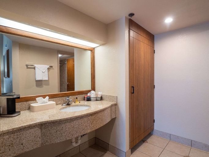Bathroom 3, Best Western Plus Saddleback Inn & Conference Center, Oklahoma