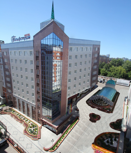 Exterior & Views