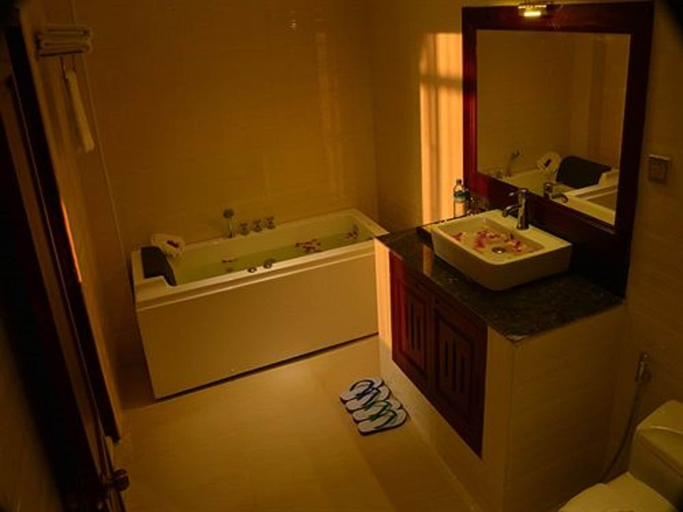Bathroom 4, Great Wall Hotel Nay Pyi Taw, Yamethin