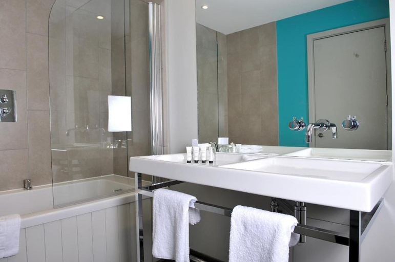 Bathroom 4, The Cornwall Hotel Spa & Estate, Cornwall