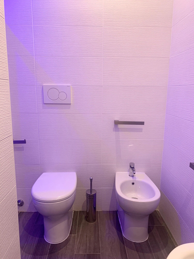 Bathroom 5, 4VaticanRooms, Rome