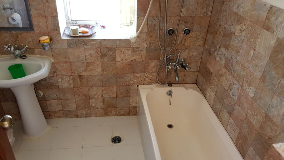 Bathroom, ES Deurali Resort, Gandaki