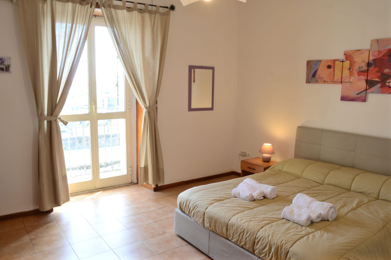 Bedroom 3, Street Art House, Catania