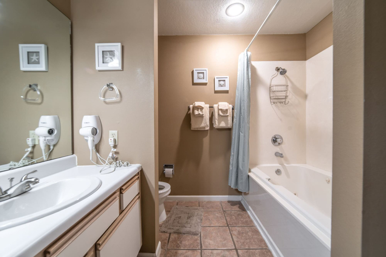 Bathroom 4, Pointe Royale Condominium Resort & Golf Course, Taney