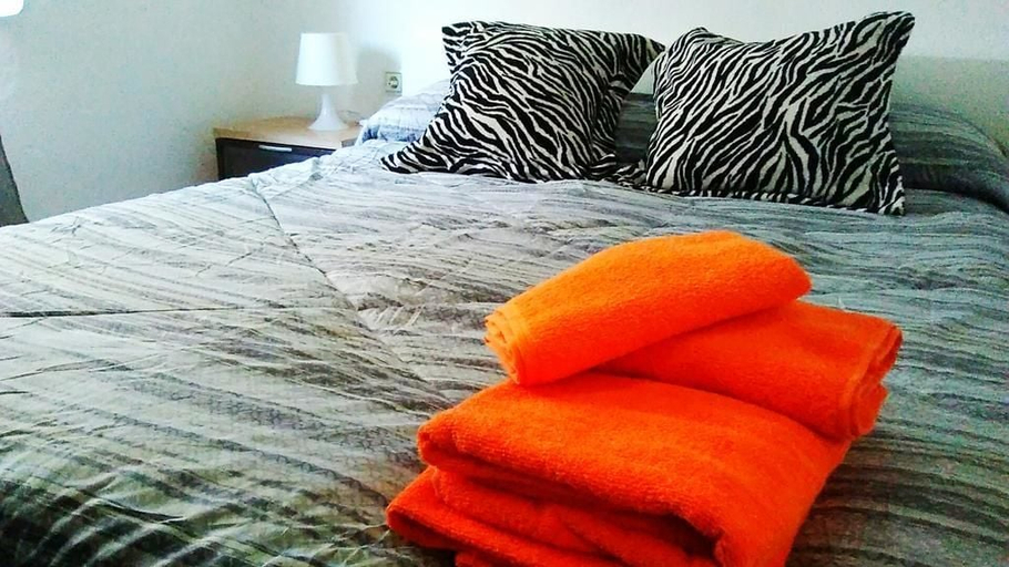 Bedroom 4, Plaza los Naranjos, Cádiz
