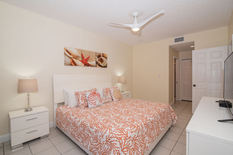 Bedroom 4, Regal Beach Club