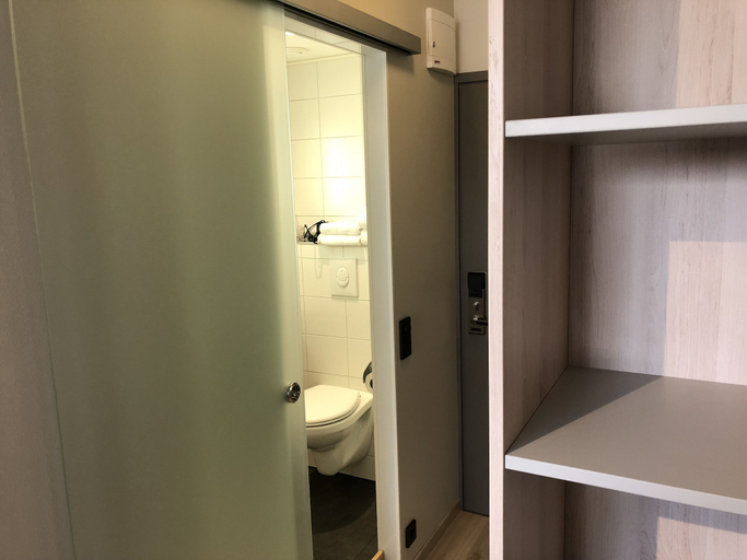 Bathroom 5, Pilot Express Airport Hotel, Uusimaa