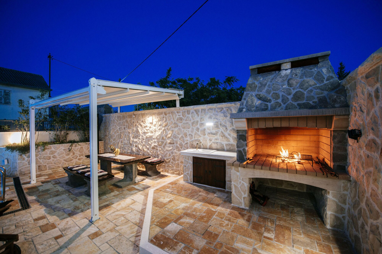 Exterior & Views, Villa Castelo Coza, Posedarje