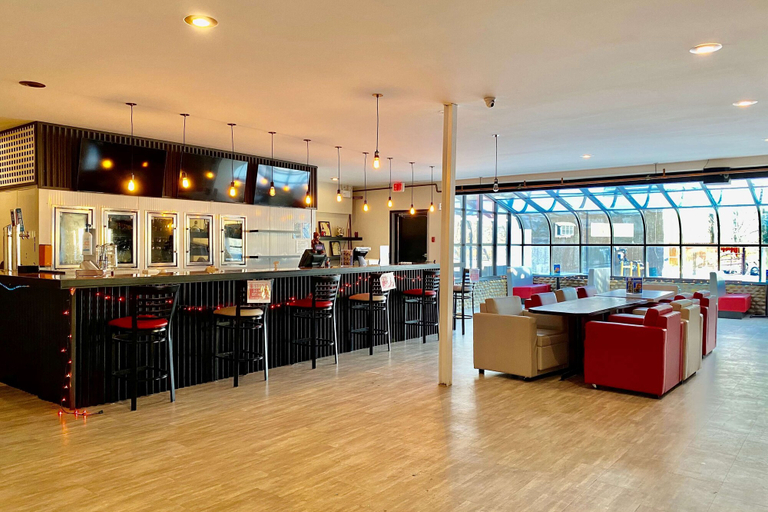 Food & Drinks 5, Ramada by Wyndham Whitecourt, Division No. 13