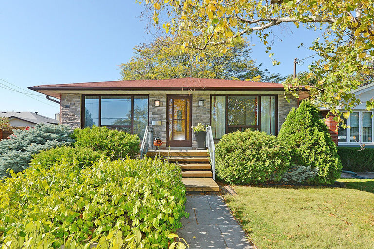 Richview Gardens Suite, Toronto