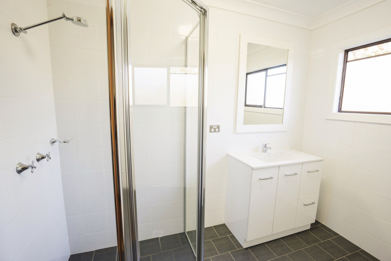 Bathroom, Big Yango House, Cessnock
