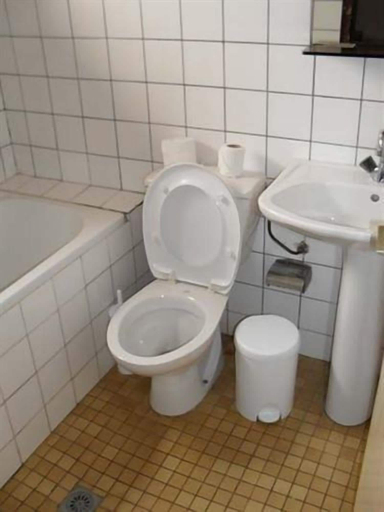 Bathroom 3, Hotel Meumi Palace, Mfoundi