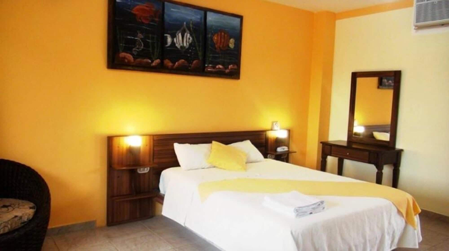 Bedroom 3, Hotel Bernabeth, Muisne