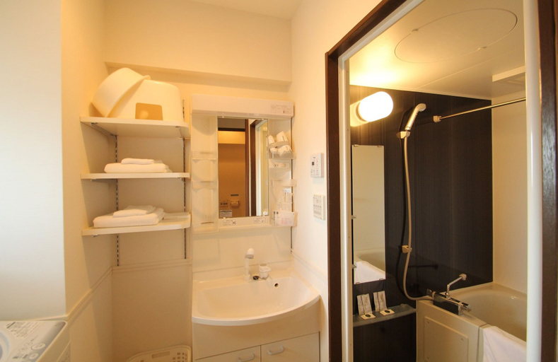 Bathroom 3, CLASS INN Omoromachi Station, Naha