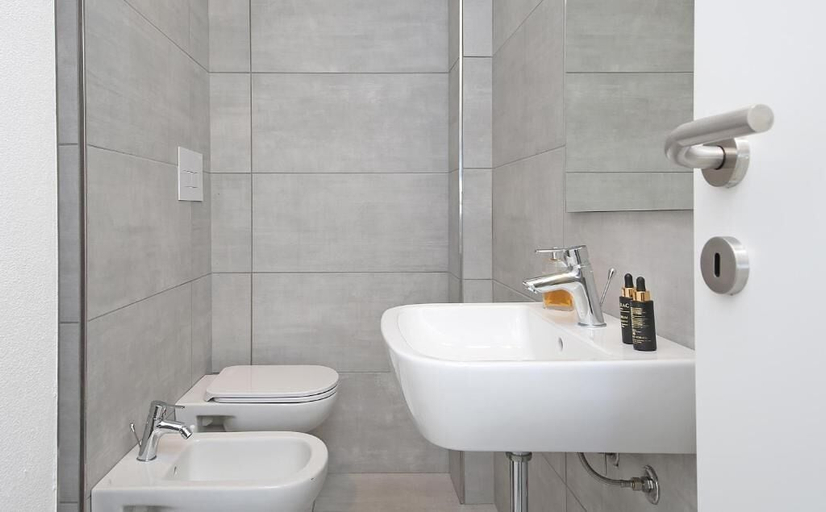 Bathroom 4, Casa Veronica, Brescia