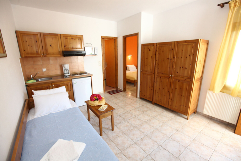 Bedroom 3, Nama, East Macedonia and Thrace