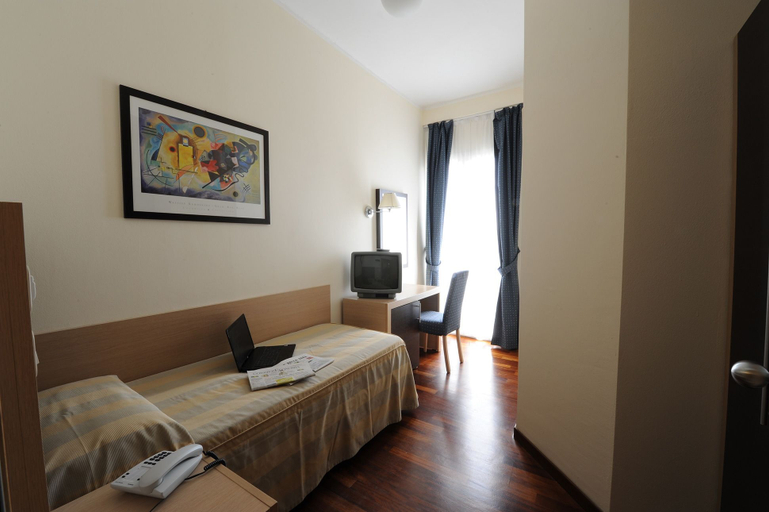 Bedroom 3, Hotel Royal, Pesaro E Urbino
