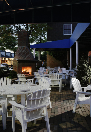 Food & Drinks 5, The Tidewater Inn, Talbot