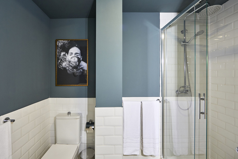 Bathroom 3, L&H La Latina, Madrid