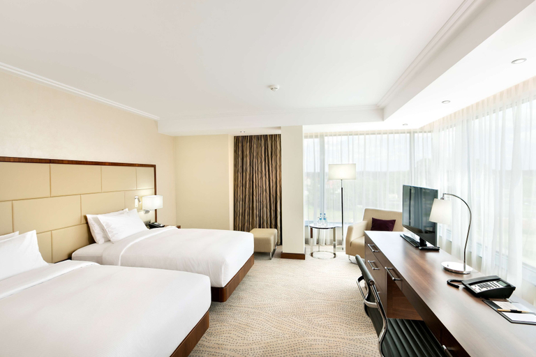 Bedroom 3, DoubleTree By Hilton Hotel & Conference Centre Warsaw, Warsaw