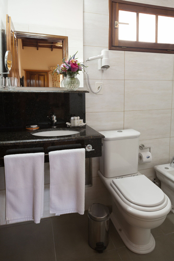 Bathroom 4, Hotel Westfalenhaus, Asunción