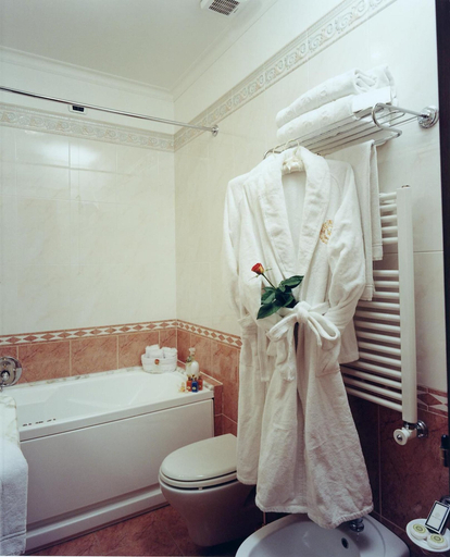 Bathroom 4, Dei Consoli Hotel, Rome