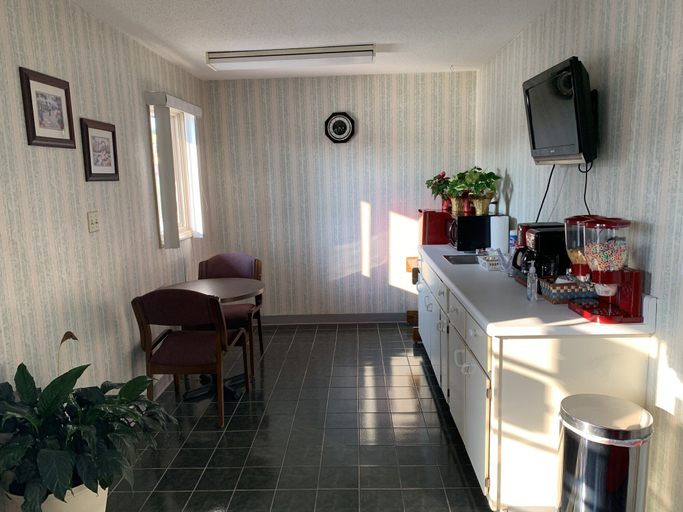 Others 5, Americas Best Value Inn Roxboro, Person